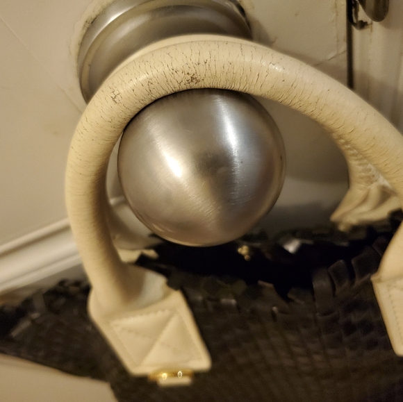 Handbag. - Picture 5 of 6